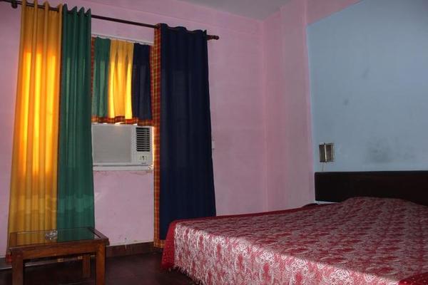 Gautam Hotel
